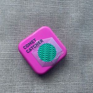 Kaleidos Makeup Space Age Highlighter in Comet Catcher.